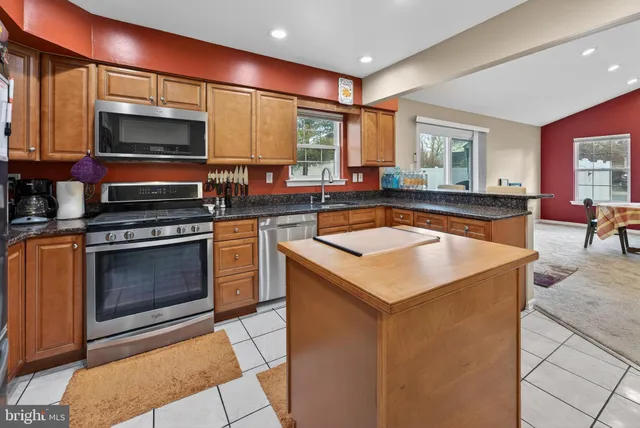 $475,000 | 44 Brook Drive, Burlington, NJ 08016