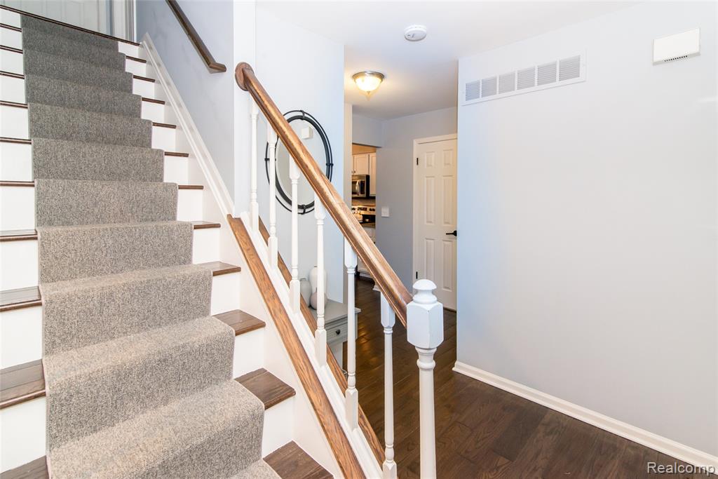 45234 Prestbury Road Canton, MI 48187 - Photo 10 of 48
