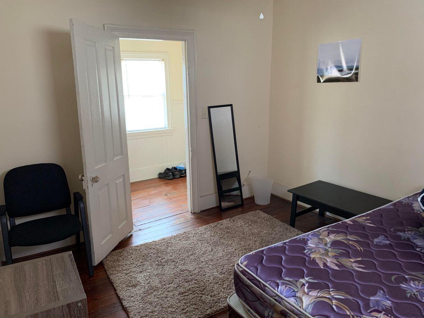 107 Smith Street, Unit B Charleston, SC 29403 - Photo 18 of 21 2nd bedroom (with furniture)