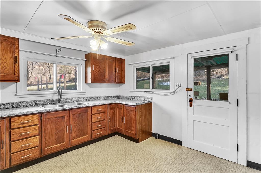 1080 Valley Club Road Irwin, PA 15642 - Photo 14 of 23 Gallery Image 14