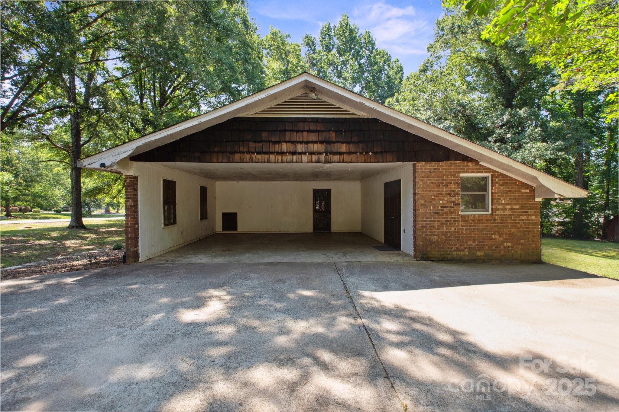 10120 Withers Road Charlotte, NC 28278 - Photo 6 of 34 Gallery Image 6