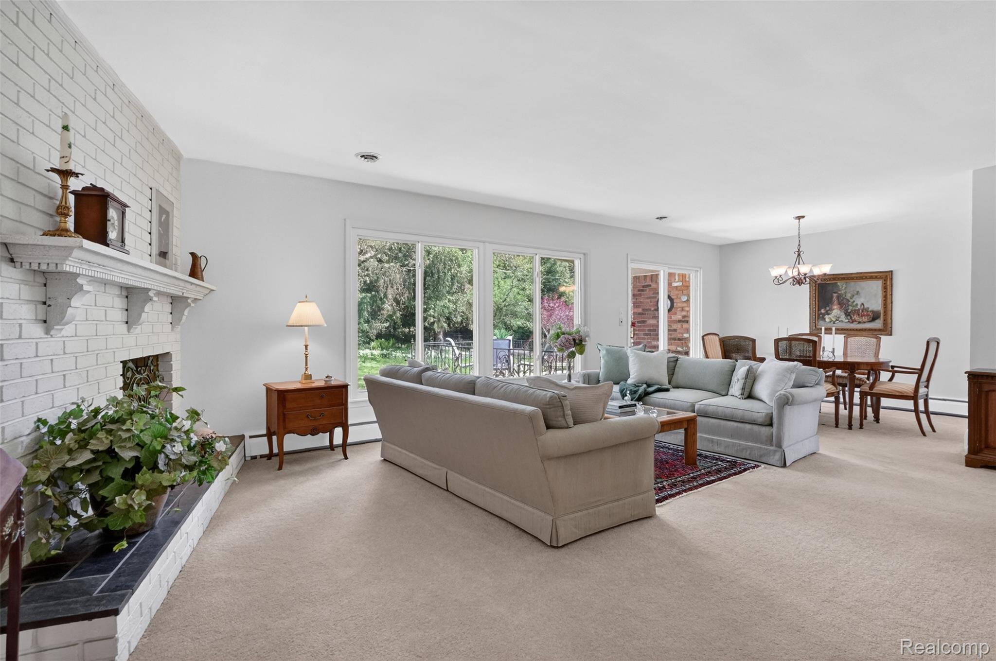 857 Helston Road Bloomfield Hills, MI 48304 - Photo 6 of 37 DSC09772.jpg