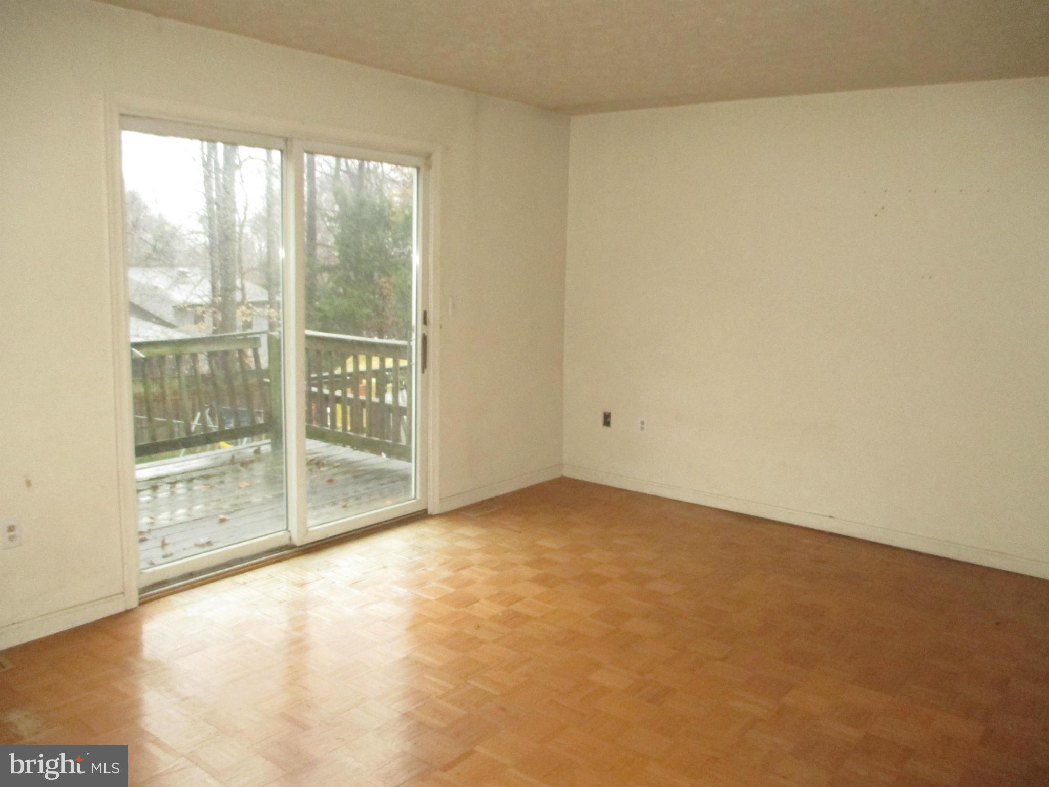 149 East Village Road Elkton, MD 21921 - Photo 4 of 10 Living Room