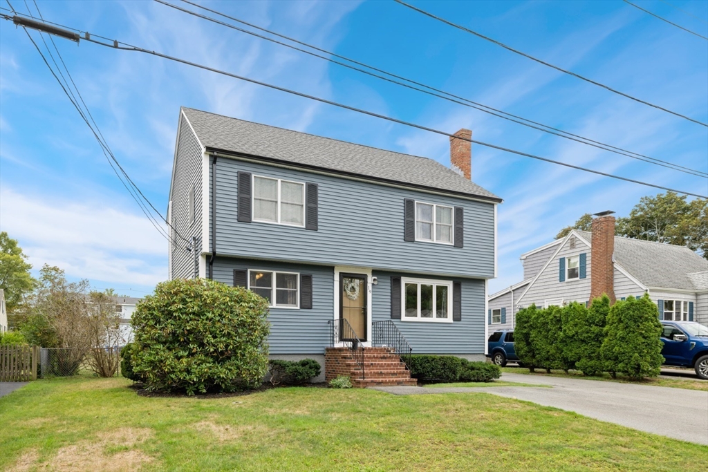 19 Cedar Grove Avenue Peabody, MA 01960 - Photo 1 of 34 Gallery Image 1
