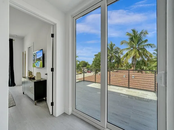 $8,700 | 1220 Northeast 15th Avenue, Fort Lauderdale, FL 33304
