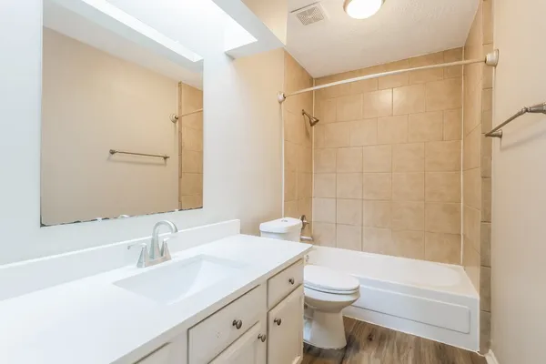 $1,800 | 12207 Evening Glen Court, Tomball, TX 77375