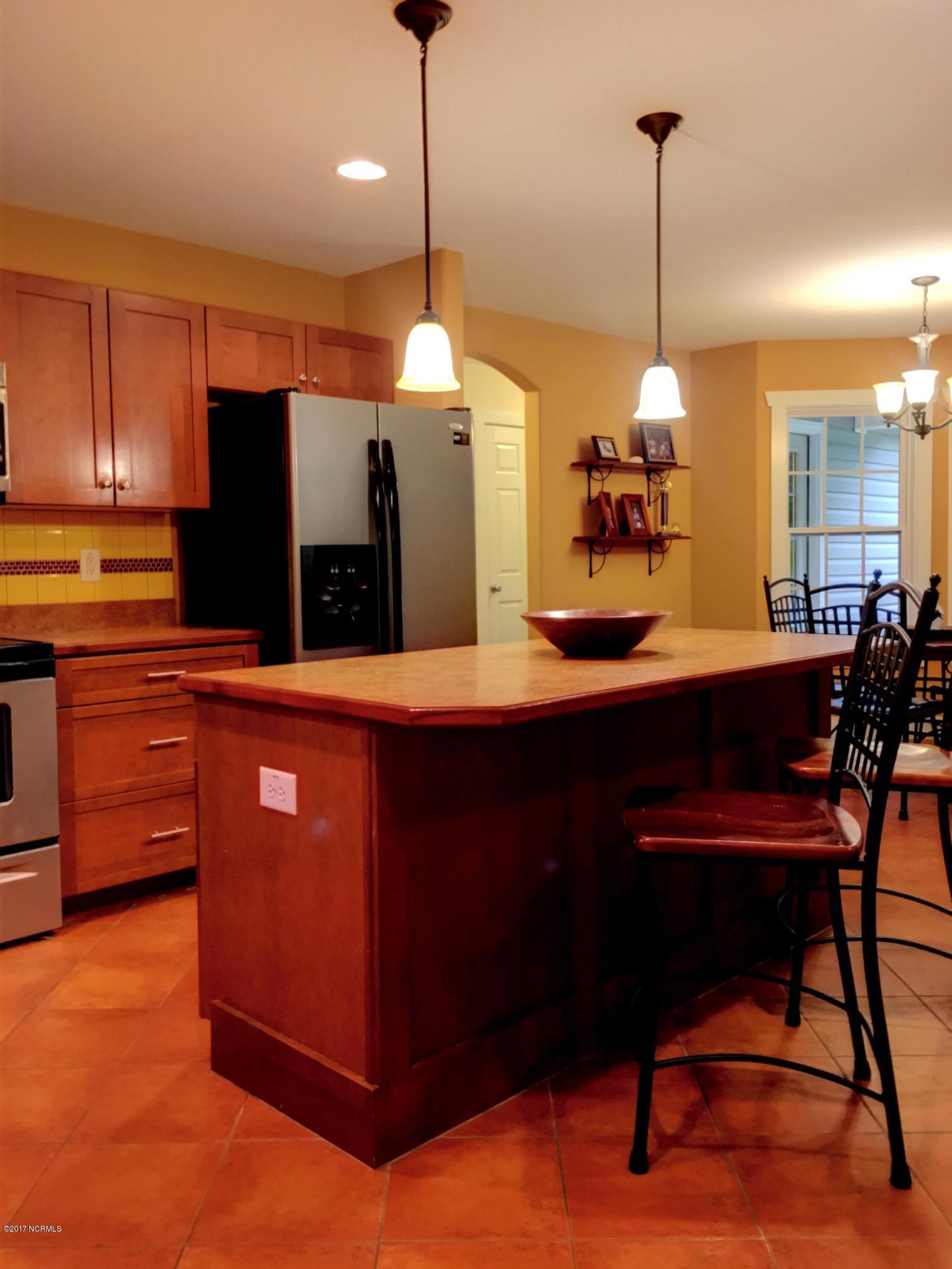 1007 Cordgrass Road Hampstead, NC 28443 - Photo 11 of 31 Kitchen 5