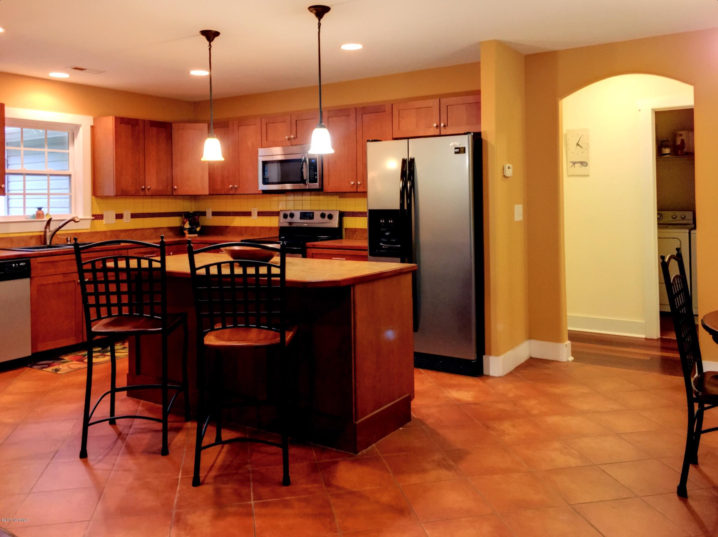 1007 Cordgrass Road Hampstead, NC 28443 - Photo 12 of 31 Kitchen 6