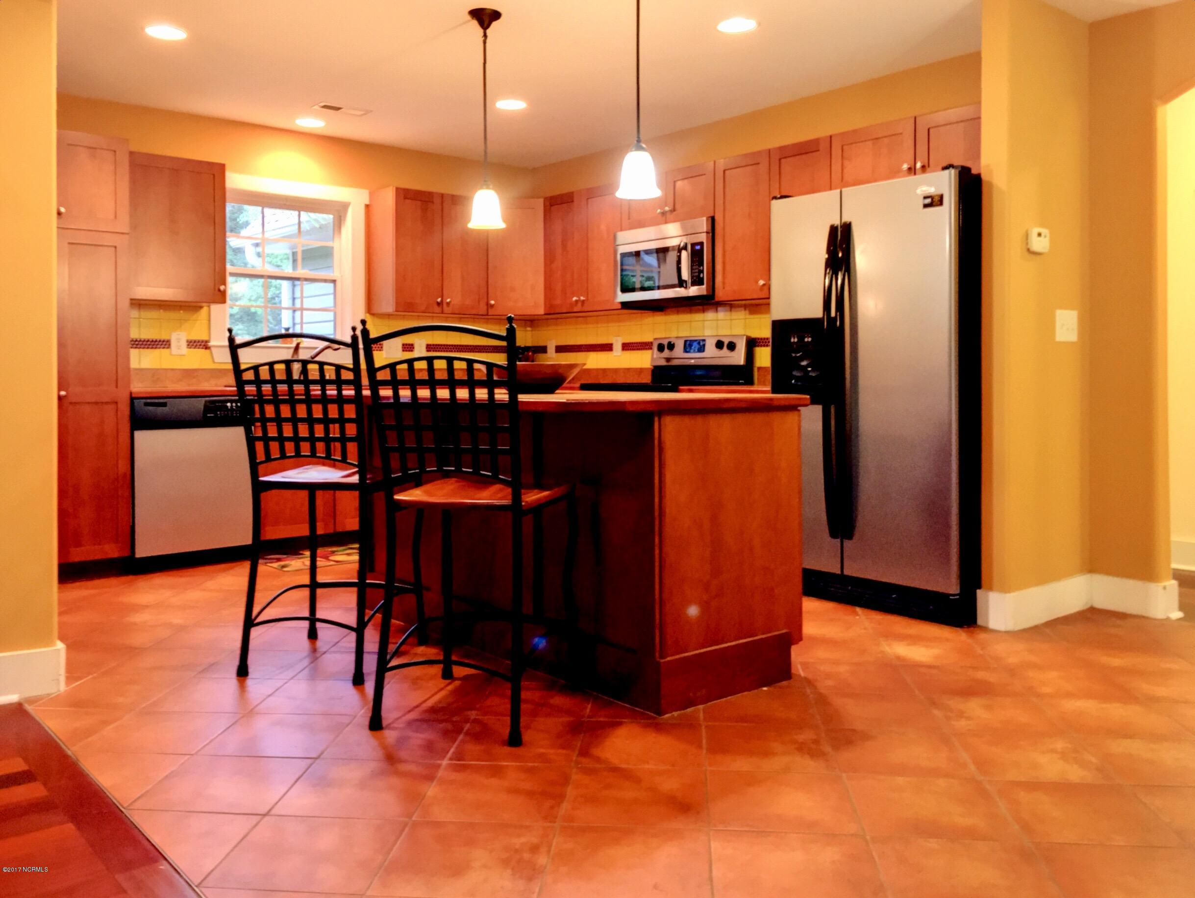 1007 Cordgrass Road Hampstead, NC 28443 - Photo 5 of 31 Kitchen 4