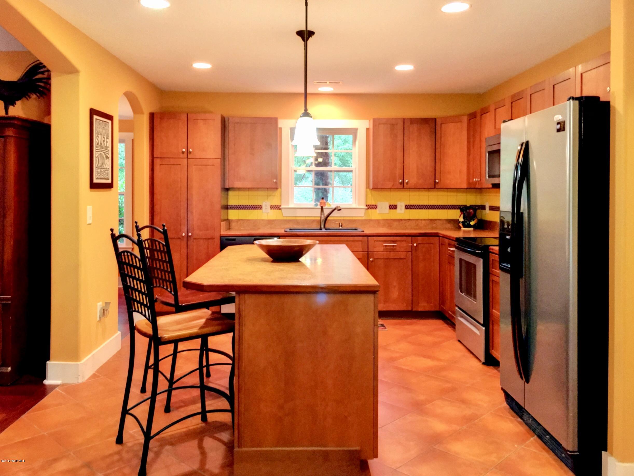 1007 Cordgrass Road Hampstead, NC 28443 - Photo 10 of 31 Kitchen 3