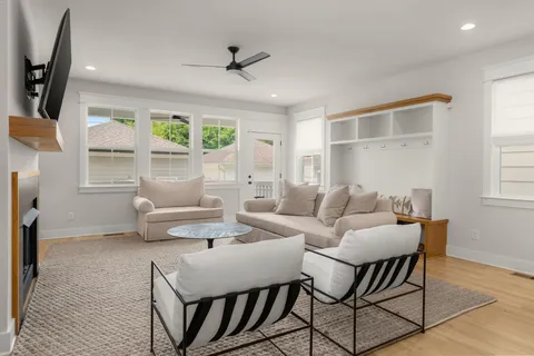$889,000 | 4609 B Illinois Avenue, Nashville, TN 37209
