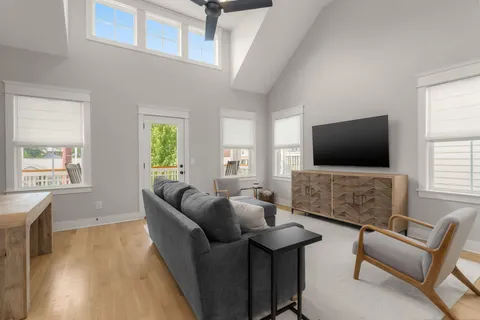 $889,000 | 4609 B Illinois Avenue, Nashville, TN 37209