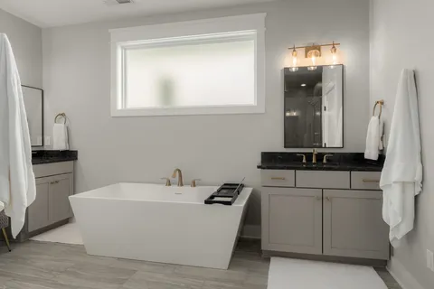 $889,000 | 4609 B Illinois Avenue, Nashville, TN 37209