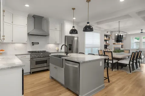 $889,000 | 4609 B Illinois Avenue, Nashville, TN 37209