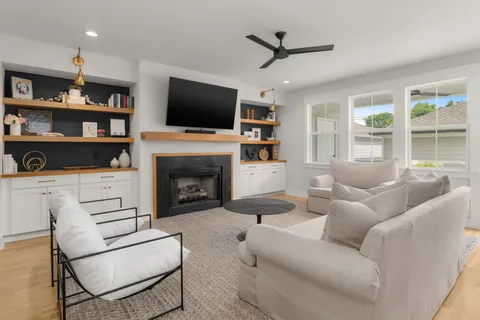 $889,000 | 4609 B Illinois Avenue, Nashville, TN 37209