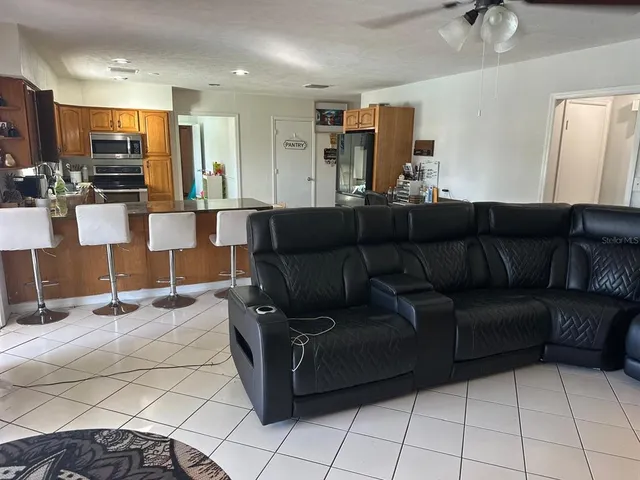 $435,000 | 613 Royal Crest Way, Brandon, FL 33511