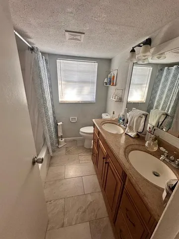 $435,000 | 613 Royal Crest Way, Brandon, FL 33511