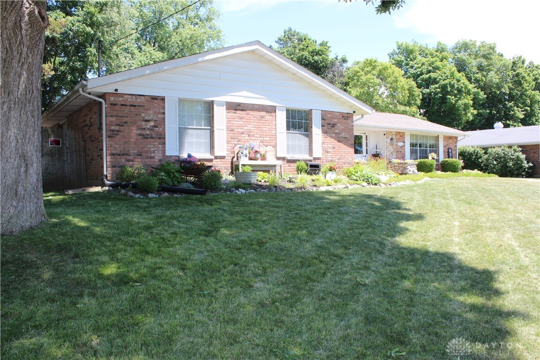 938 Torrence Drive Springfield, OH 45503 - Photo 2 of 32 Gallery Image 2