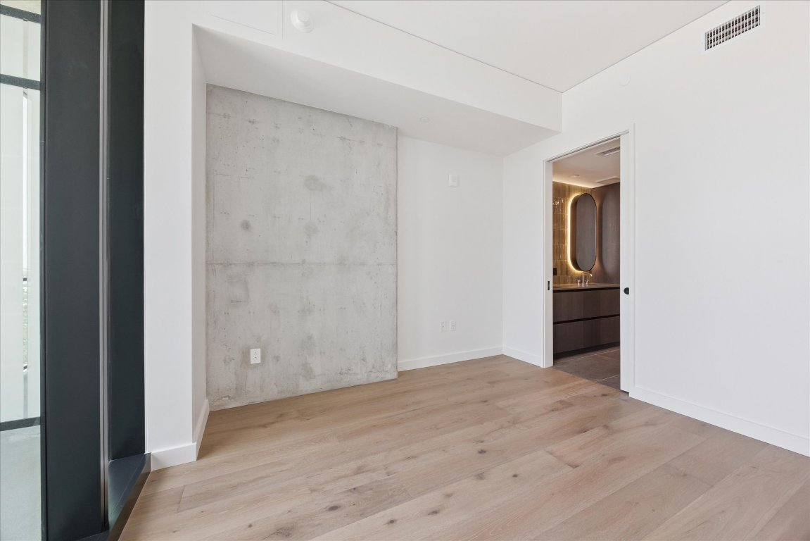 610 Davis Street, Unit 2409 Austin, TX 78701 - Photo 11 of 39 a view of an empty room
