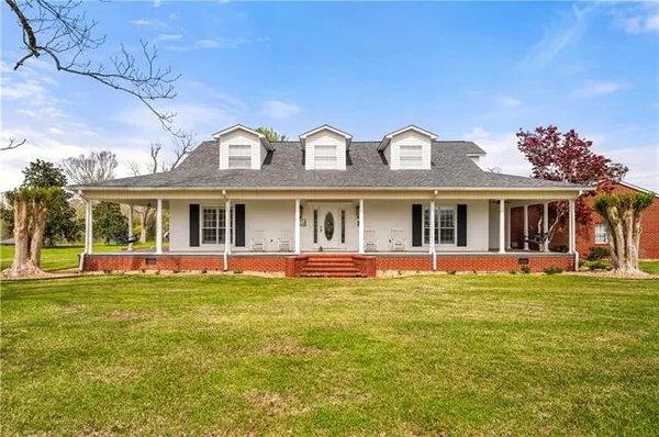$795,000 | 132 Melrose Bend Boulevard, Natchez, LA 71456