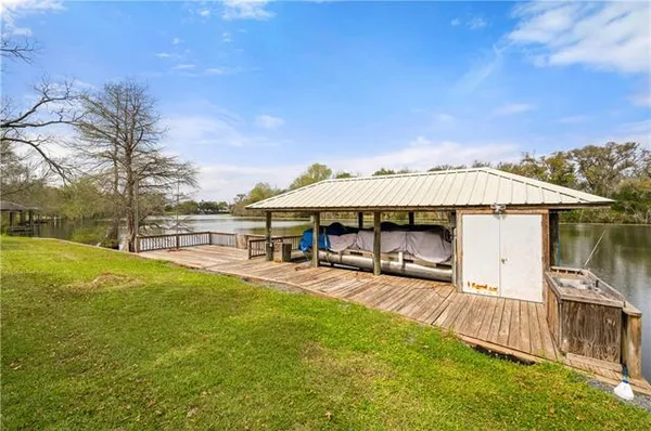 $795,000 | 132 Melrose Bend Boulevard, Natchez, LA 71456