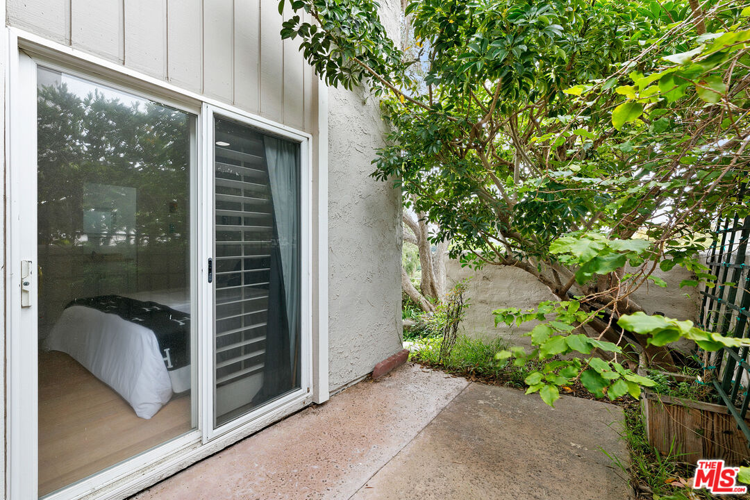 28398 Rey De Copas Lane Malibu, CA 90265 - Photo 39 of 44 a view of backyard from balcony