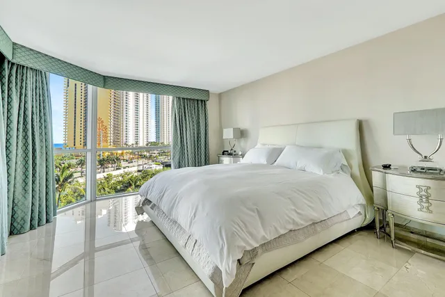$1,475,000 | 16400 Collins Avenue, Unit 641, Sunny Isles Beach, FL 33160