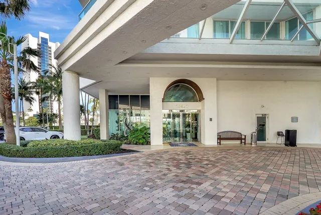 $1,475,000 | 16400 Collins Avenue, Unit 641, Sunny Isles Beach, FL 33160