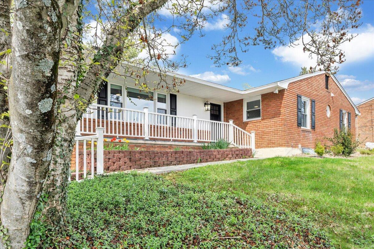 1531 Coral Ridge Road Southwest Roanoke, VA 24018 - Photo 4 of 78 05-MIB04756-R5