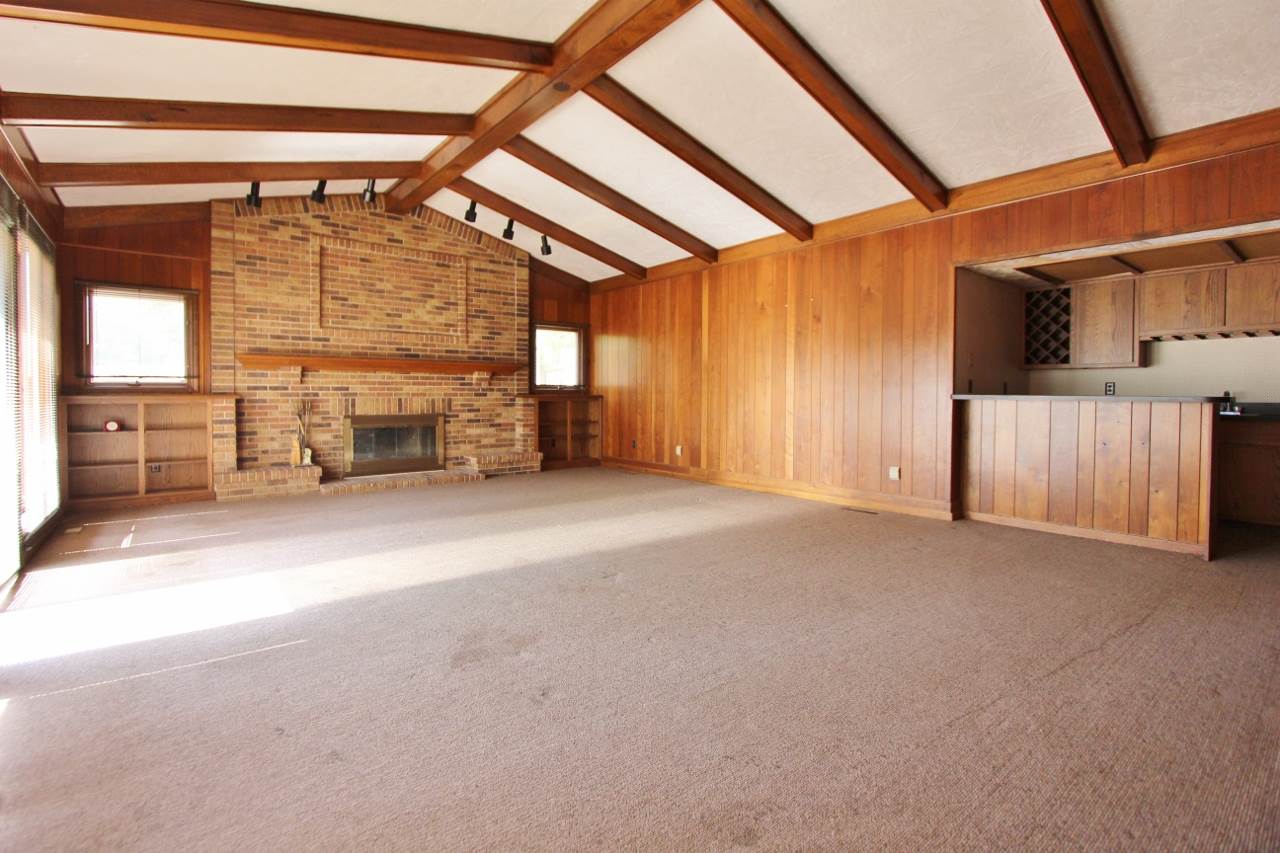 10405 Oaktree Road Fort Wayne, IN 46845 - Photo 2 of 30
