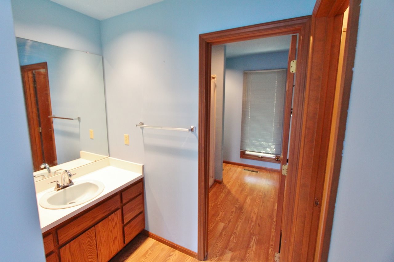 10405 Oaktree Road Fort Wayne, IN 46845 - Photo 17 of 30