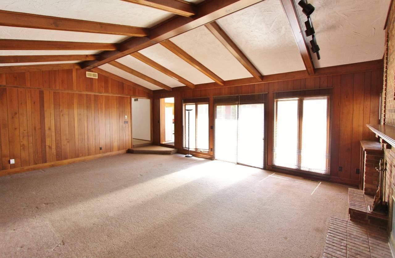 10405 Oaktree Road Fort Wayne, IN 46845 - Photo 4 of 30