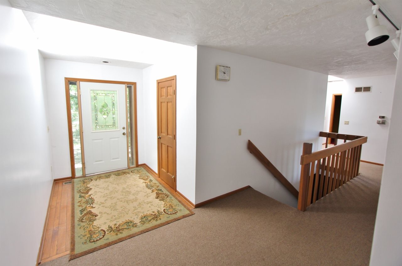 10405 Oaktree Road Fort Wayne, IN 46845 - Photo 6 of 30