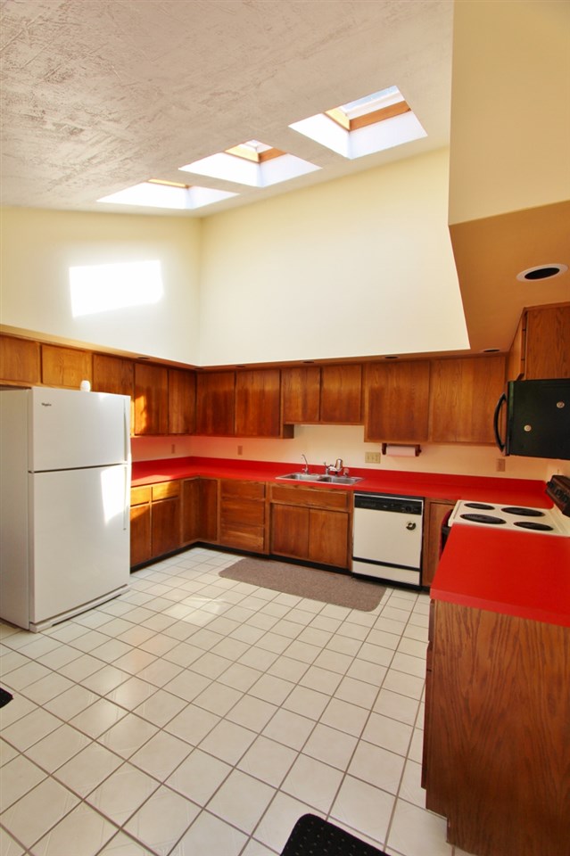 10405 Oaktree Road Fort Wayne, IN 46845 - Photo 8 of 30