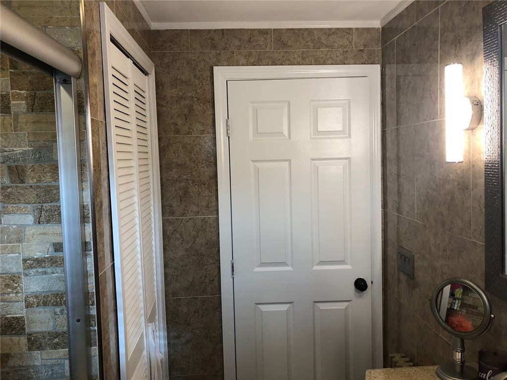 306 Aqueduct Road Cranston, RI 02910 - Photo 15 of 25 Gallery Image 15