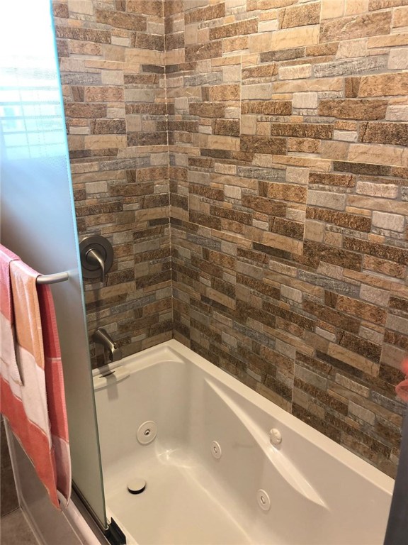 306 Aqueduct Road Cranston, RI 02910 - Photo 7 of 25 Gallery Image 7