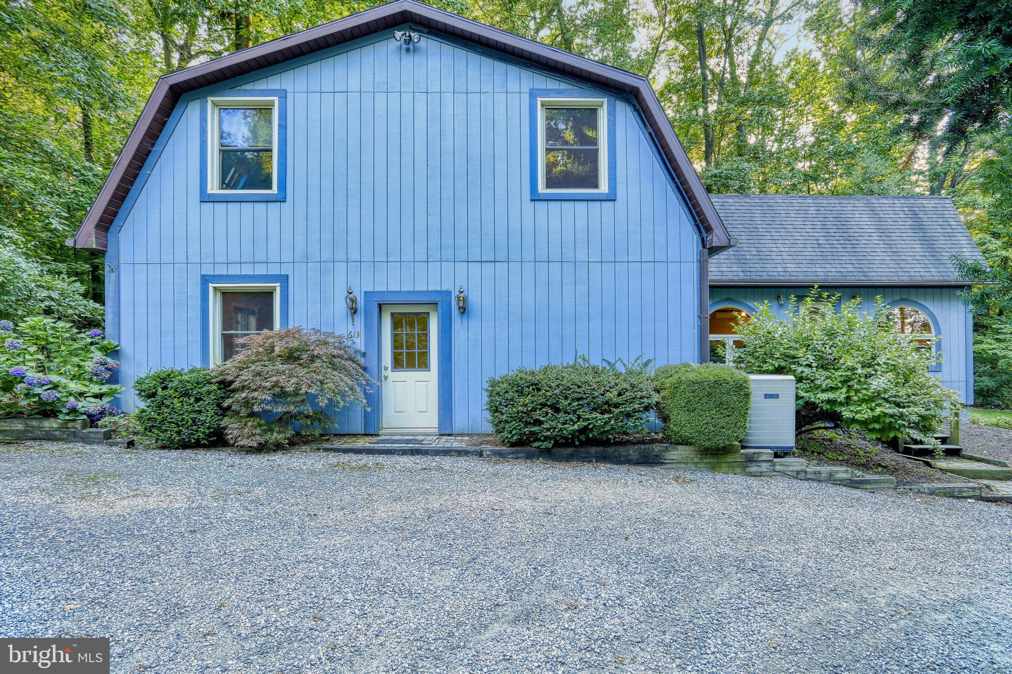613 Edgewood Road York, PA 17402 - Photo 5 of 59 Gallery Image 5
