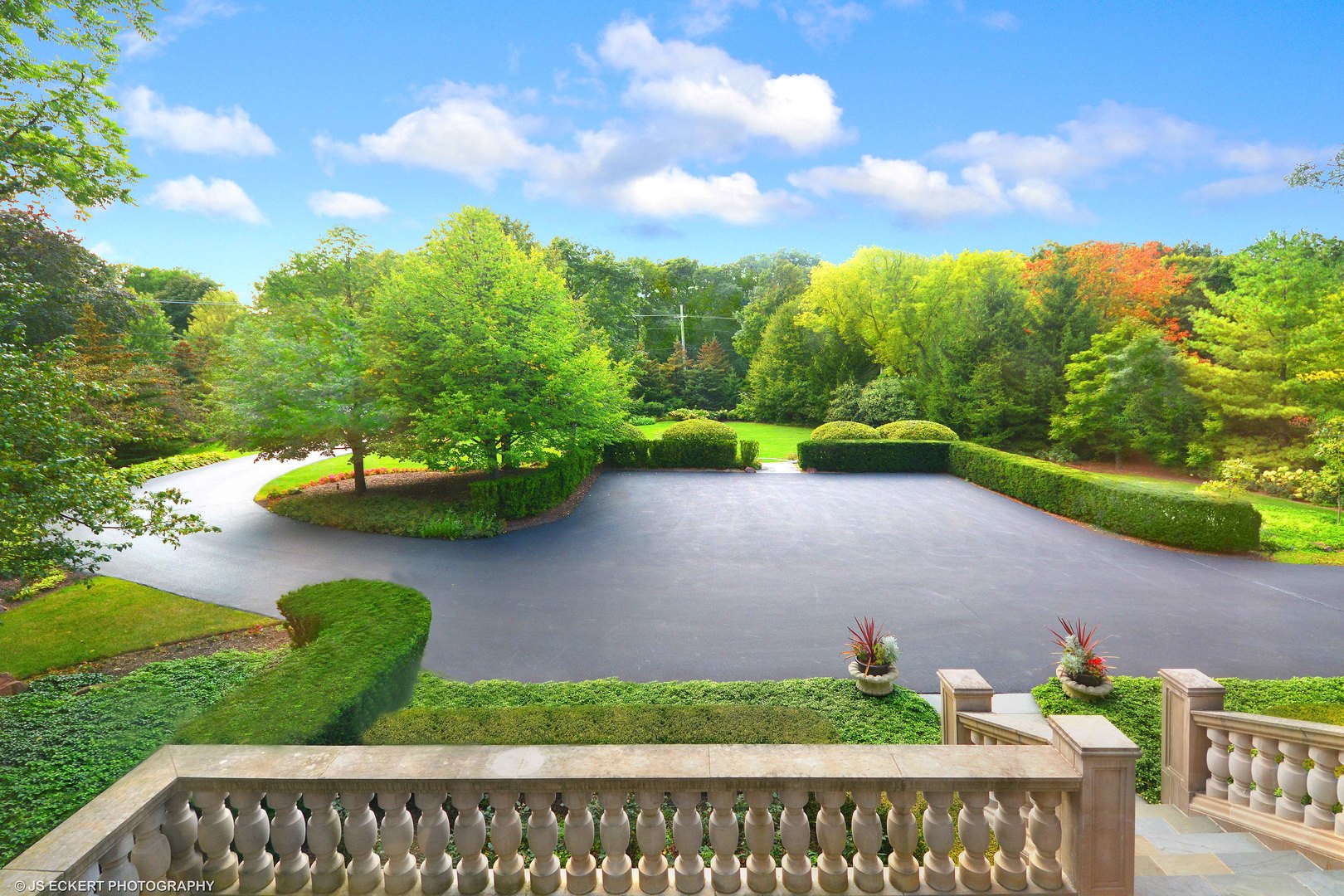 1451 North Green Bay Road Lake Forest, IL 60045 - Photo 53 of 55 a view of a garden with an outdoor space