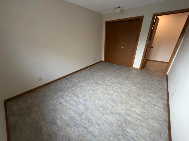 $1,333 | 314 5th Street Southwest, Unit 2BD1BTH, Willmar, MN 56201