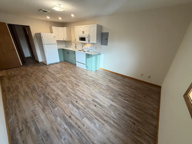 $1,333 | 314 5th Street Southwest, Unit 2BD1BTH, Willmar, MN 56201