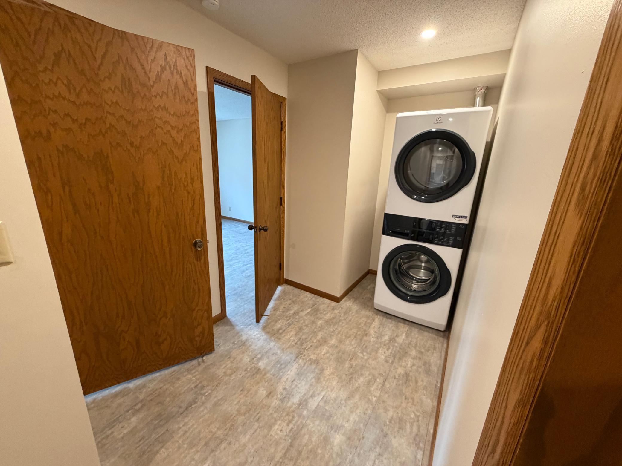 314 5th Street Southwest, Unit 2BD1BTH Willmar, MN 56201 - Photo 10 of 21