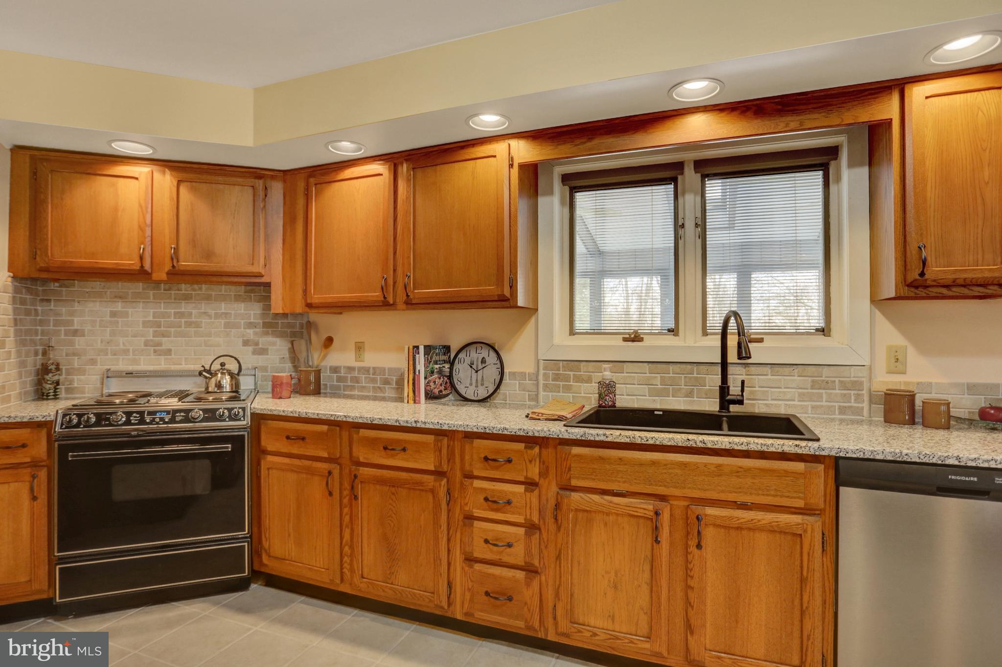 724 Heck Hill Road Lewisberry, PA 17339 - Photo 10 of 36 Gallery Image 10