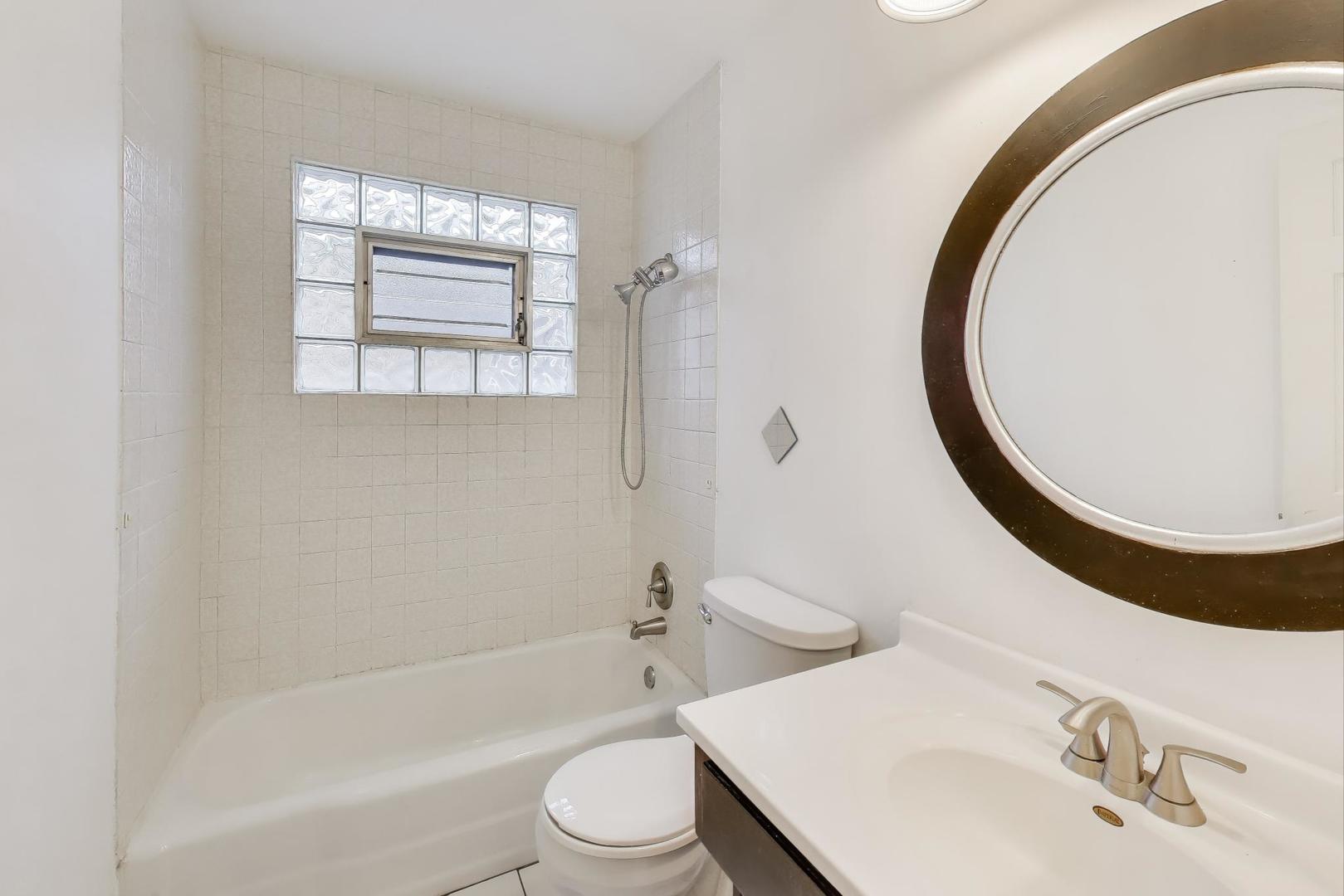 7843 Massasoit Avenue Burbank, IL 60459 - Photo 14 of 28