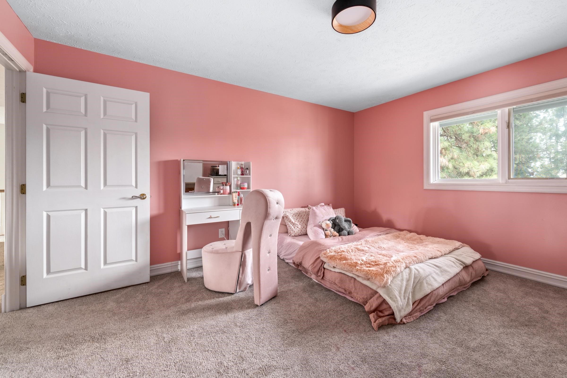 2010 East Overbluff Road Spokane, WA 99203 - Photo 38 of 49