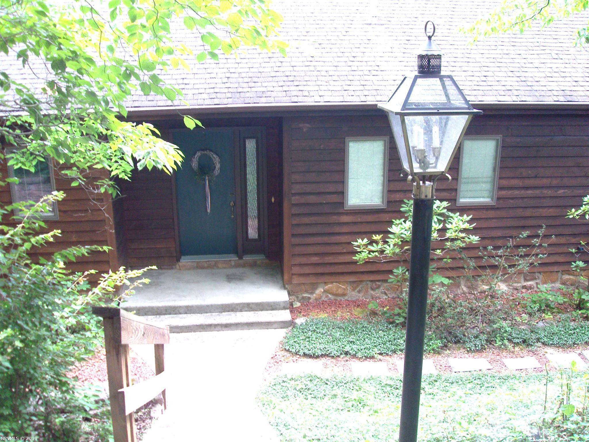 4665 Heavener Road Radford, VA 24141 - Photo 9 of 51 Gallery Image 9