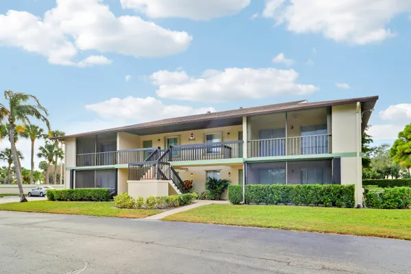 $2,300 | 6392 Chasewood Drive, Unit F, Jupiter, FL 33458