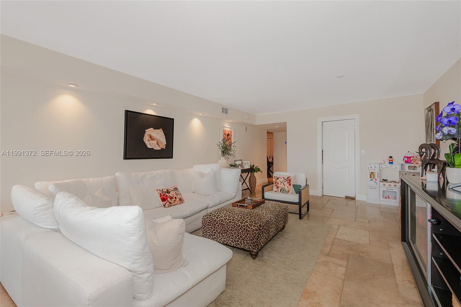 600 Grapetree Drive, Unit 9GN Key Biscayne, FL 33149 - Photo 8 of 40