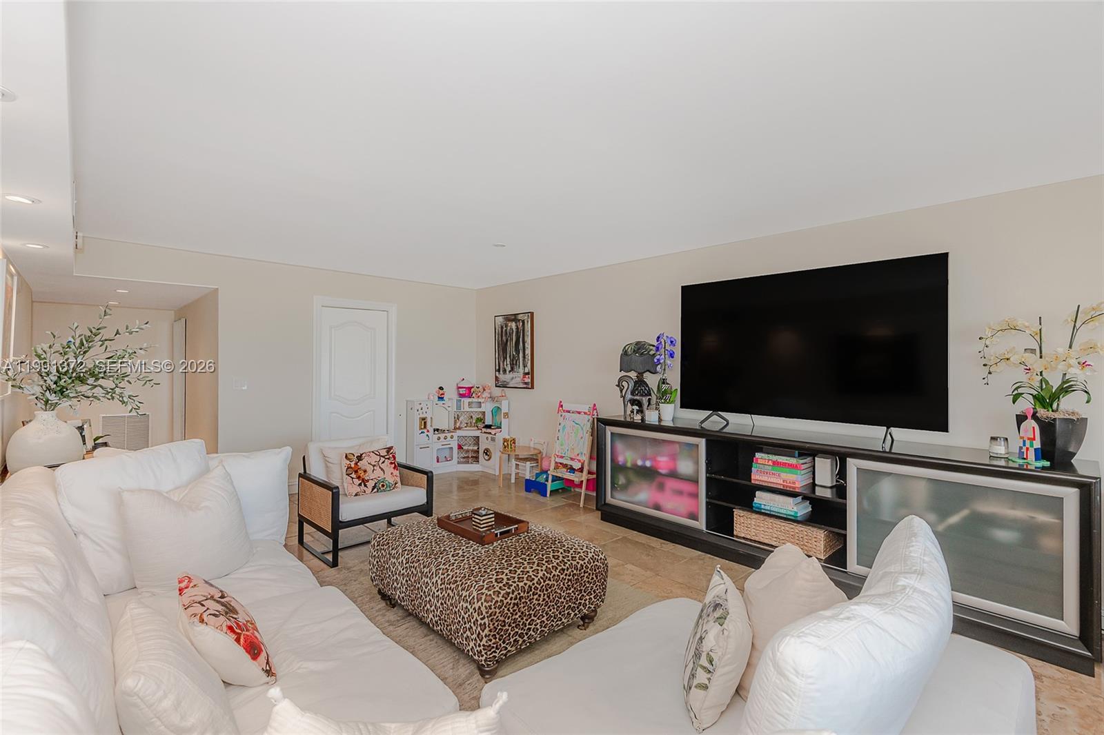 600 Grapetree Drive, Unit 9GN Key Biscayne, FL 33149 - Photo 9 of 40