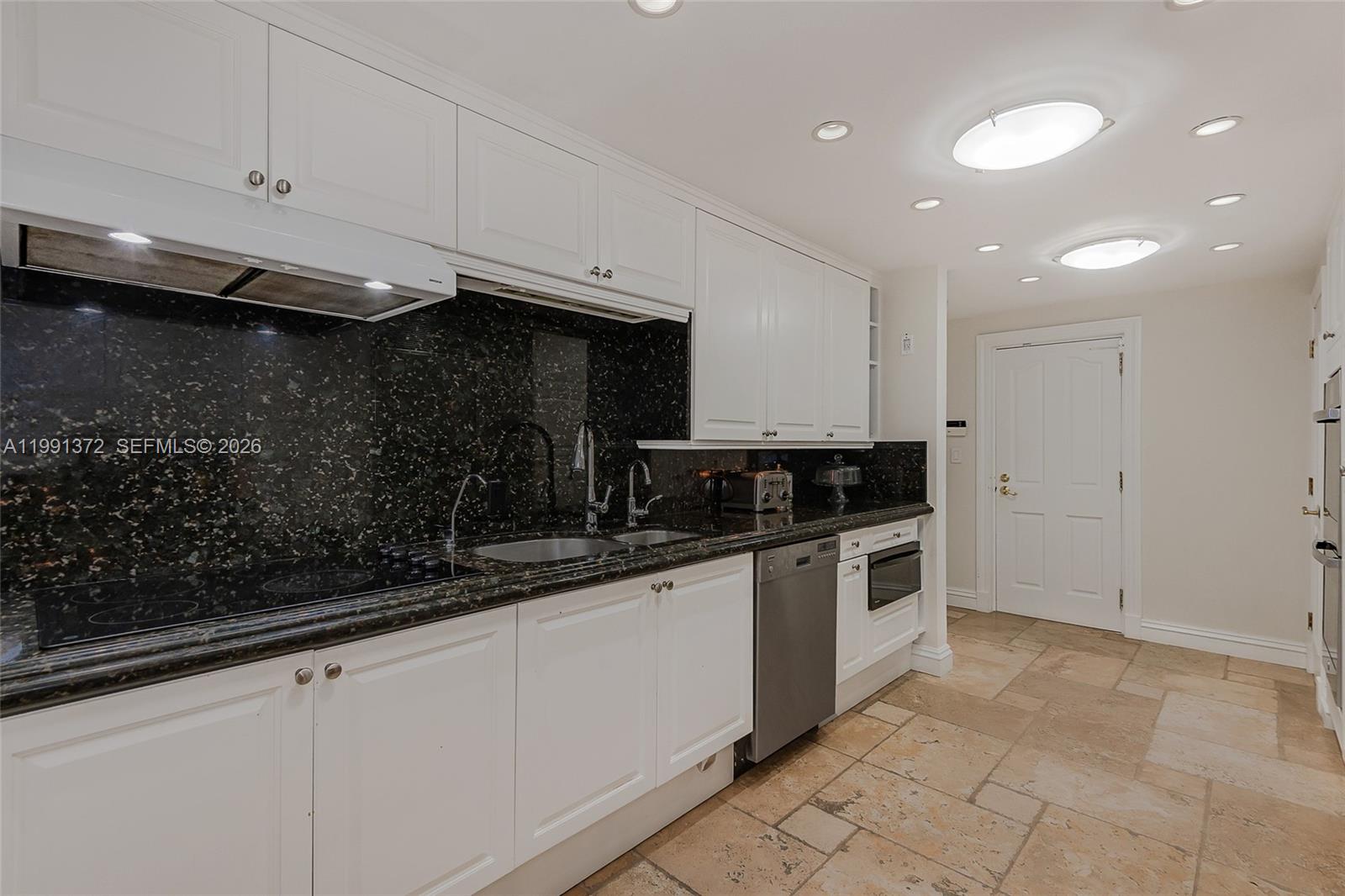 600 Grapetree Drive, Unit 9GN Key Biscayne, FL 33149 - Photo 10 of 40