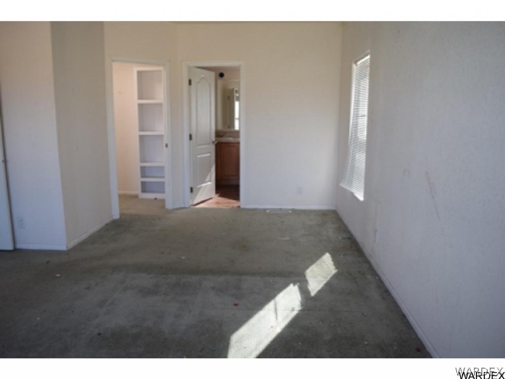 5807 Davis Road Golden Valley, AZ 86413 - Photo 13 of 17 a view of empty room